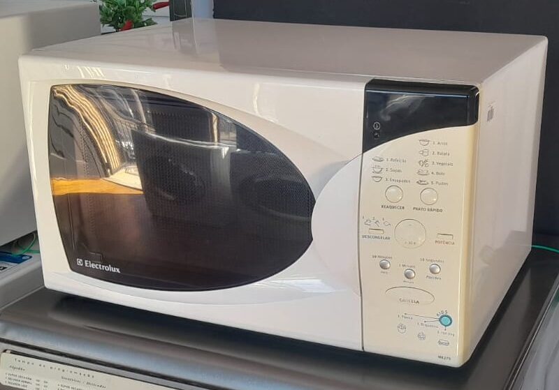 Microondas Electrolux 21 Litros MEF27S